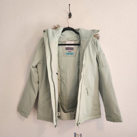 Roxy Girls‎ Size 16/XXL Mint Colored Faux Fur Snow Jacket NWT - Picture 1 of 10